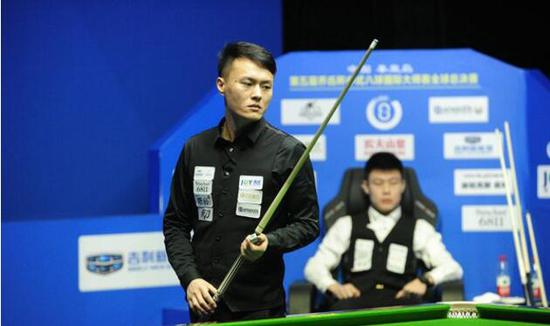 以绝对优势 以绝对优势