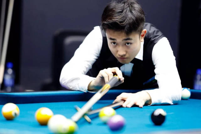 法甲榜首登 法甲榜首登